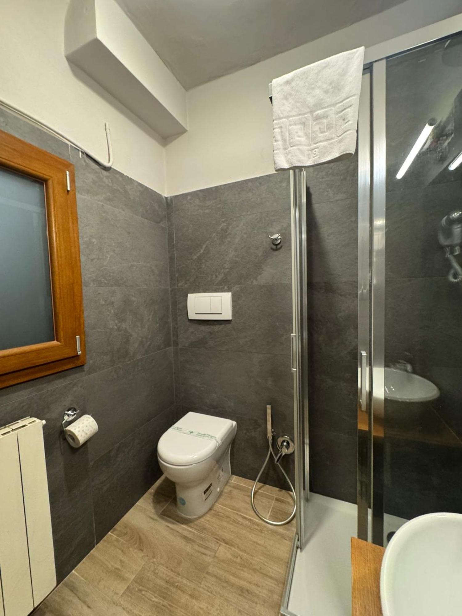 Hotel Guelfa Florenz Exterior foto