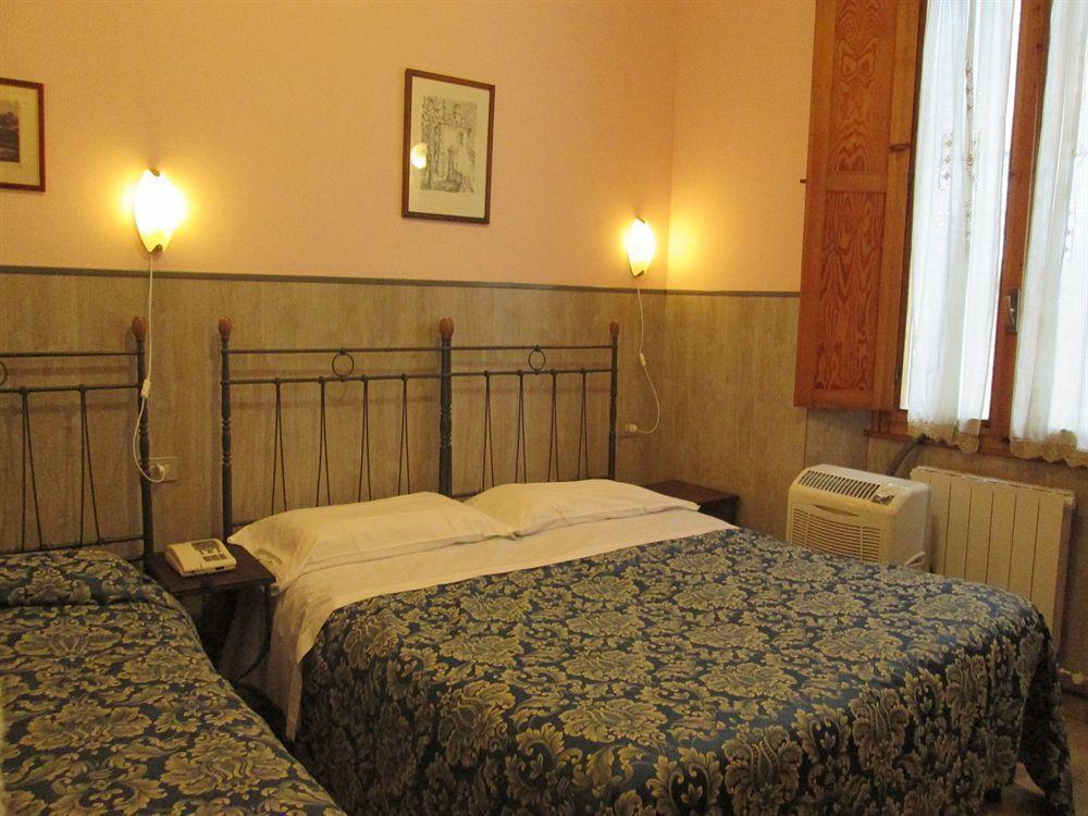 Hotel Guelfa Florenz Exterior foto
