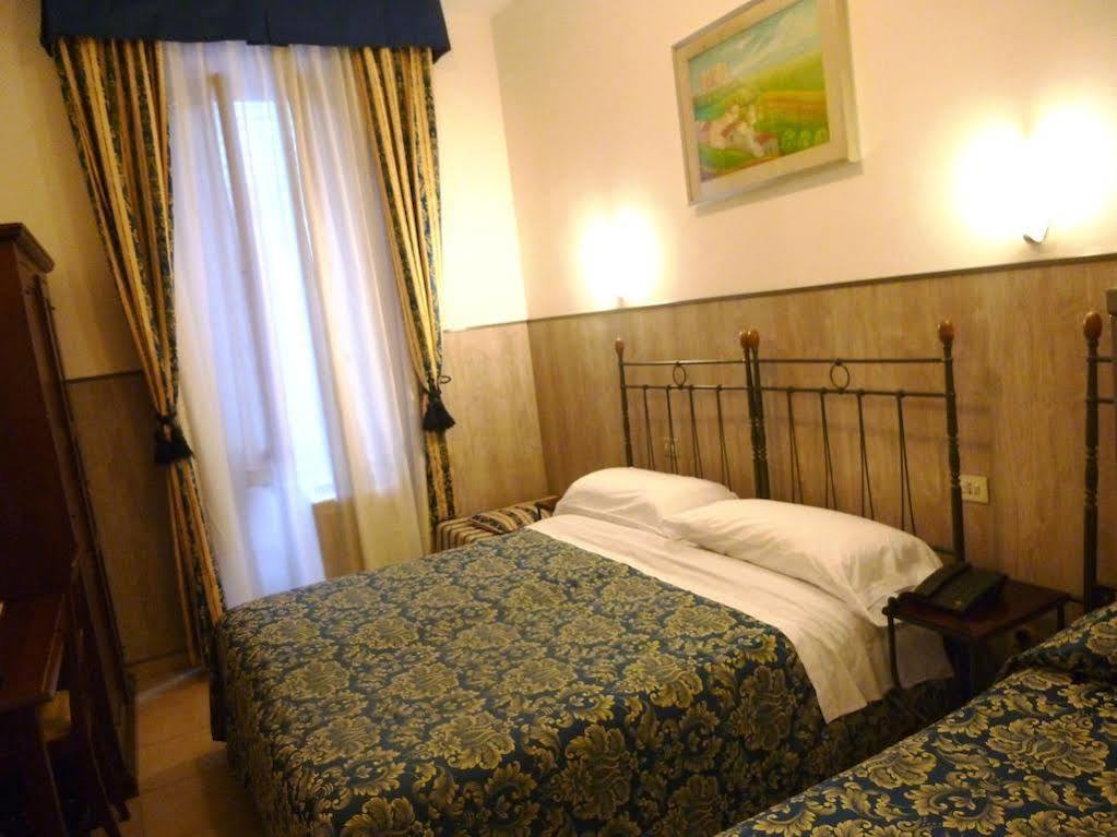 Hotel Guelfa Florenz Exterior foto